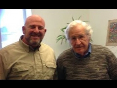Piero San Giorgio s'entretient avec Noam Chomsky
