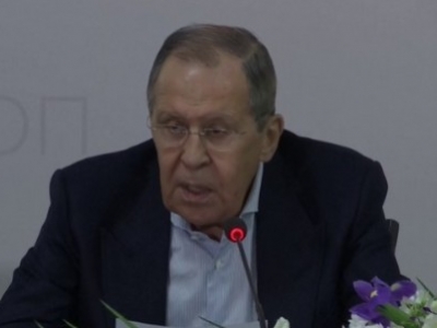 Sergueï Lavrov affirme que l’Occident mène une guerre « hybride et totale » contre la Russie