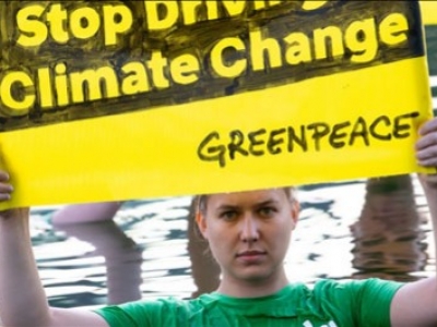 Greenpeace, la paille et la poutre